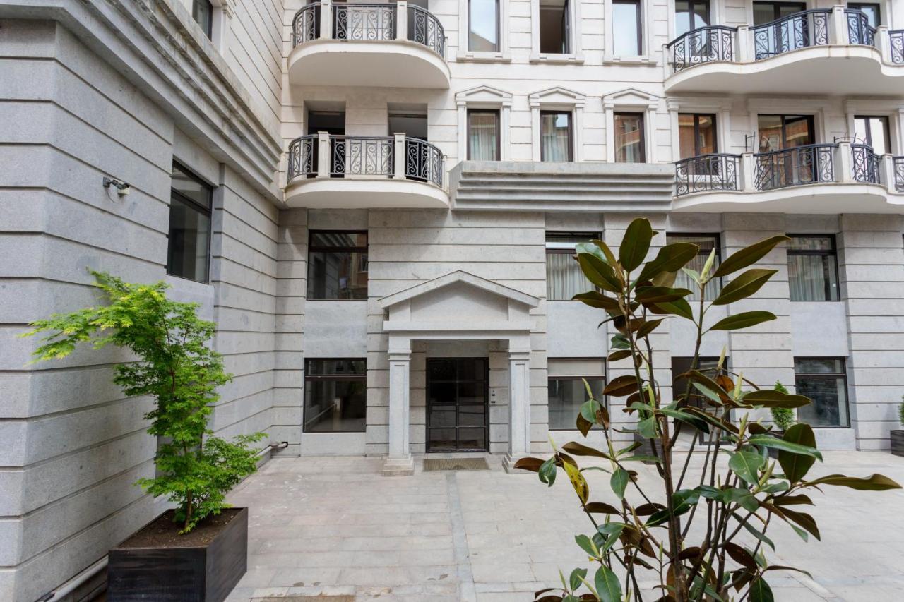 Central Cozy 3Bd-2Bath Apartment Tbilisi Bagian luar foto