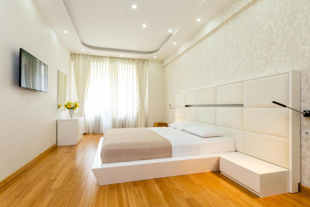 Central Cozy 3Bd-2Bath Apartment Tbilisi Bagian luar foto