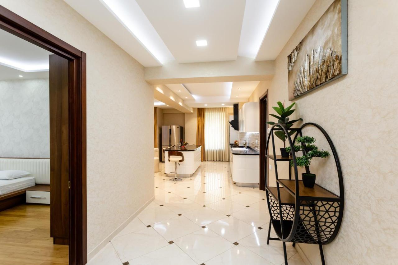 Central Cozy 3Bd-2Bath Apartment Tbilisi Bagian luar foto